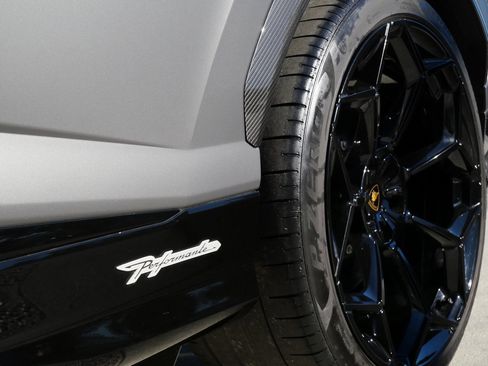 Used 2024 Lamborghini Urus Performante image 10