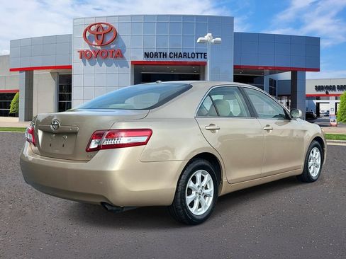 Used 2011 Toyota Camry LE w/ LE Extra-Value Pkg FWD image 7