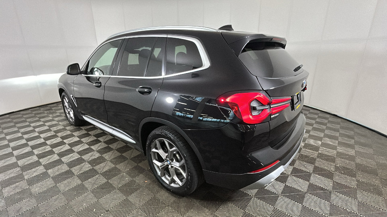 Used 2023 BMW X3 xDrive30i AWD/4WD image 5