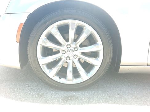 Used 2018 Chrysler 300 Limited RWD image 27
