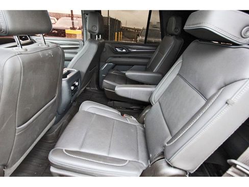 Used 2021 GMC Yukon Denali w/ Denali Premium Package image 7