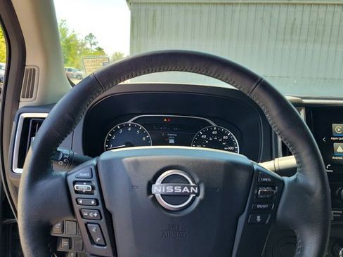 Used 2025 Nissan Frontier SV w/ SV Convenience Package image 15