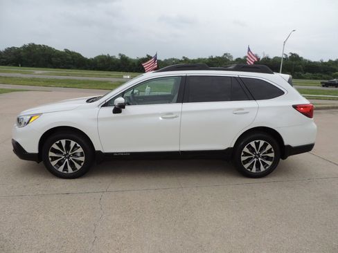 Used 2017 Subaru Outback 2.5i Limited image 9