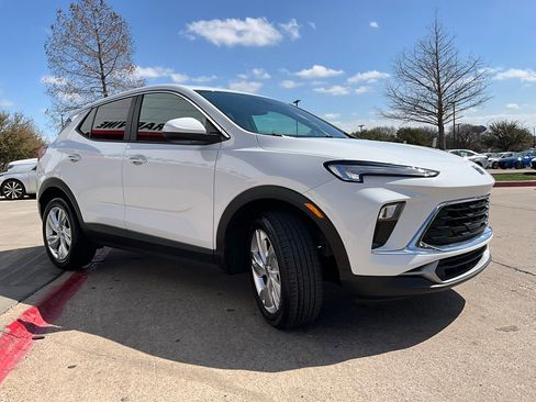 Used 2025 Buick Encore GX Preferred image 4