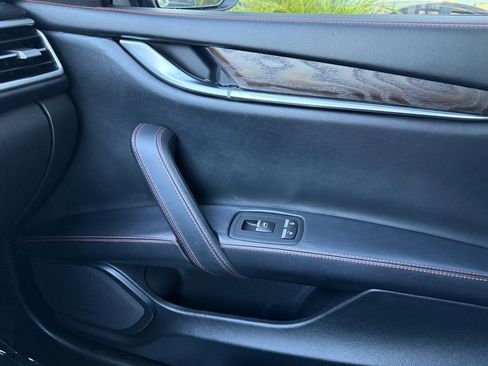 Used 2017 Maserati Ghibli image 30