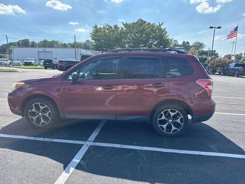 Used 2015 Subaru Forester 2.5i w/ Alloy Wheel Package AWD/4WD image 11