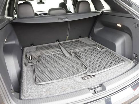 Used 2023 Volkswagen Atlas Cross Sport SEL image 5