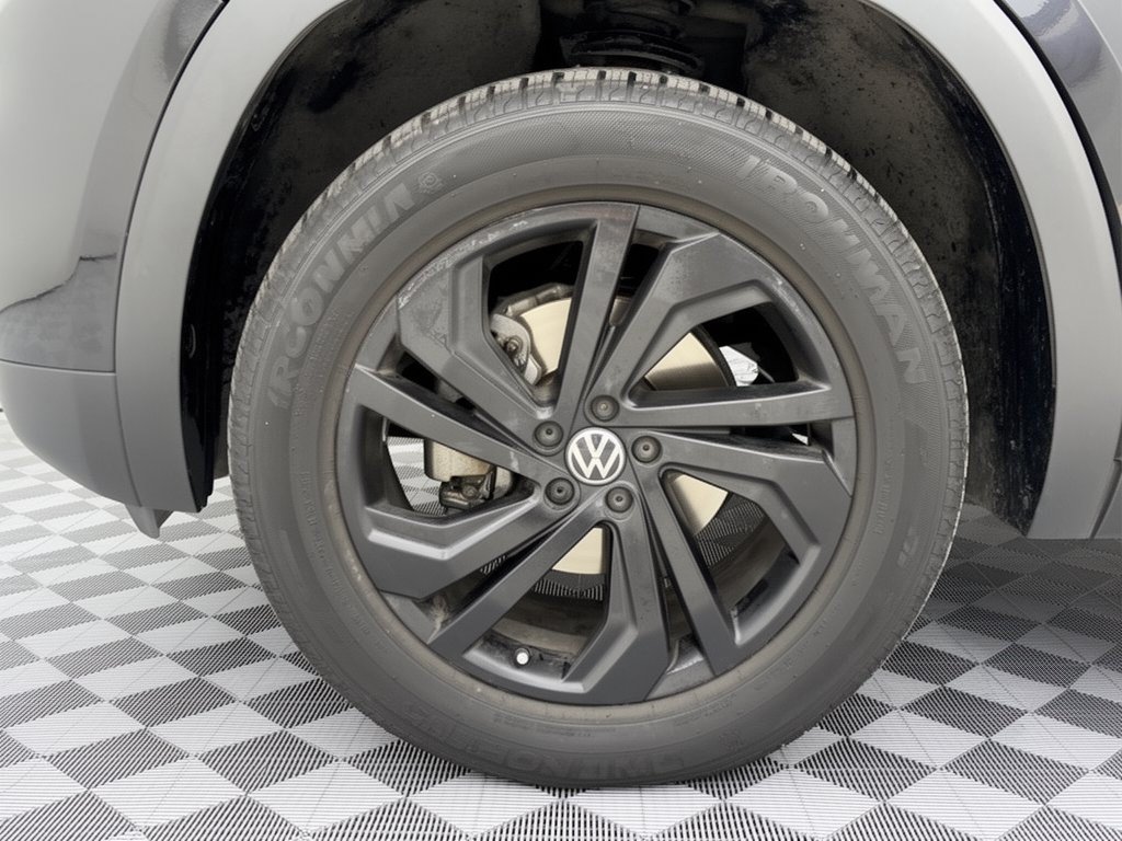 Used 2020 Volkswagen Atlas Cross Sport SE w/ Towing Package FWD image 13