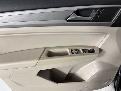 Used 2019 Volkswagen Atlas SE FWD image 22