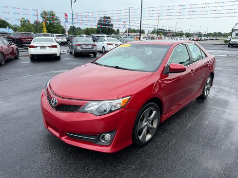Used 2014 Toyota Camry SE FWD image 8