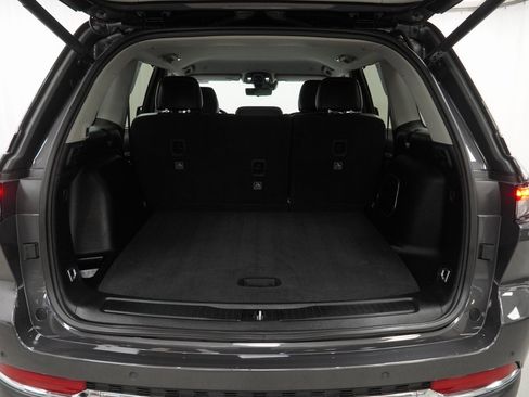 Certified 2022 Jeep Grand Cherokee Limited w/ Luxury Tech Group II image 44