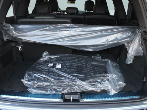 Used 2026 Mercedes-Benz GLS 450 4MATIC image 36