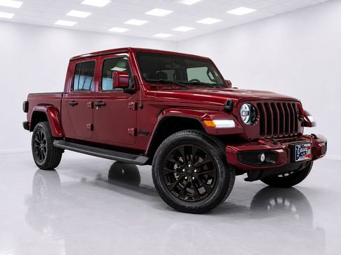 Used 2021 Jeep Gladiator Overland AWD/4WD image 2