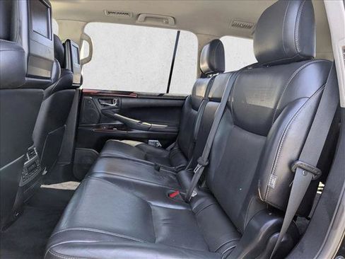Used 2015 Lexus LX 570 4WD w/ Luxury Package image 20