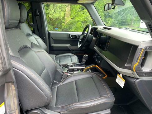 Used 2023 Ford Bronco Badlands w/ Sasquatch Package AWD/4WD image 36
