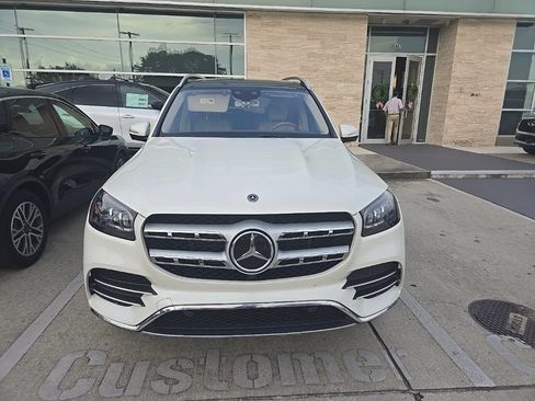 Used 2020 Mercedes-Benz GLS 580 4MATIC image 2