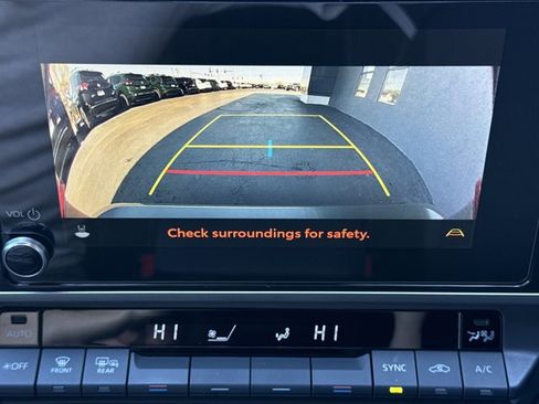 Used 2025 Toyota Camry SE image 8