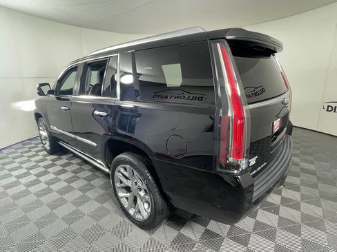 Used 2019 Cadillac Escalade Premium Luxury image 4