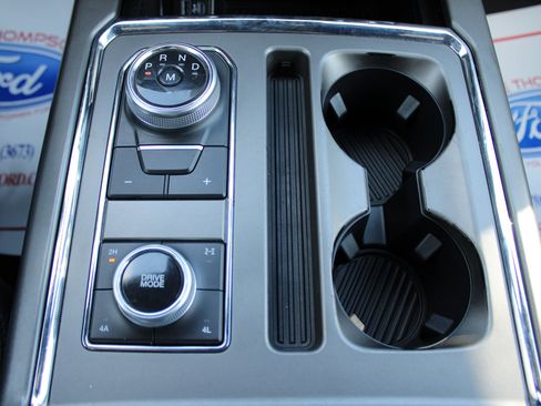 Used 2020 Ford Expedition XLT image 24