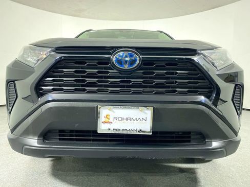 Used 2021 Toyota RAV4 LE image 24