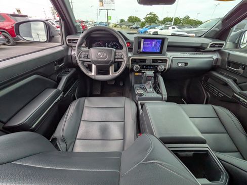 Used 2026 Toyota Tacoma TRD Off-Road w/ TRD Off Road Upgrade Package AWD/4WD image 15