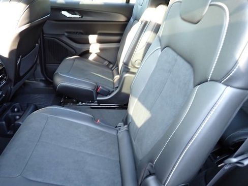 New 2025 Jeep Grand Cherokee L Altitude image 13