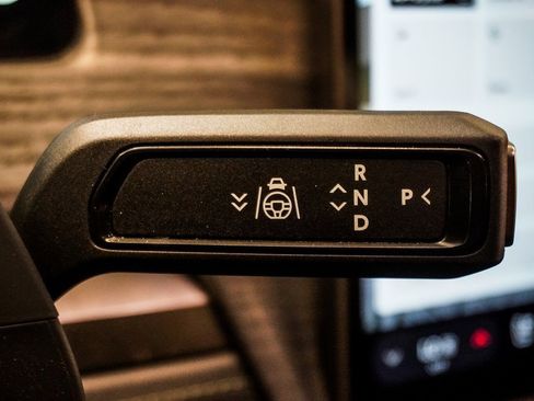 Used 2023 Rivian R1S Adventure image 32