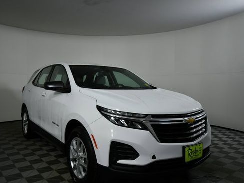 Used 2022 Chevrolet Equinox LS image 8