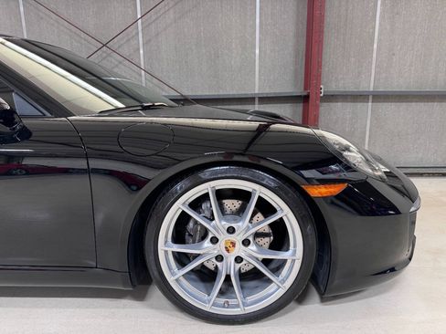 Used 2019 Porsche 911 Carrera image 40