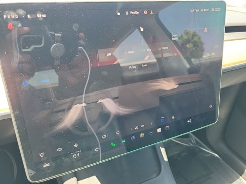 Used 2023 Tesla Model Y Long Range AWD/4WD image 30