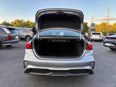 Used 2023 Kia Forte LXS w/ LXS Technology Package FWD image 11