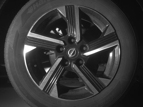 Used 2025 Nissan Sentra SV FWD image 12