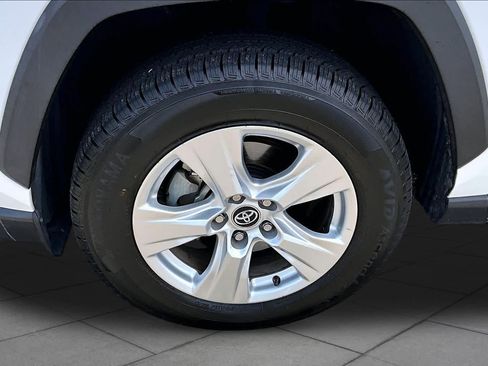 Certified 2020 Toyota RAV4 XLE w/ Convenience Package FWD image 10