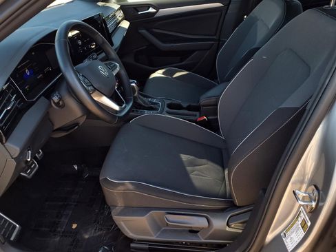 Certified 2025 Volkswagen Jetta Sport image 18