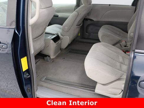 Used 2011 Toyota Sienna LE image 24