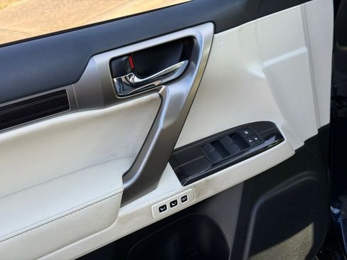 Certified 2020 Lexus GX 460 Premium w/ Premium Package image 24