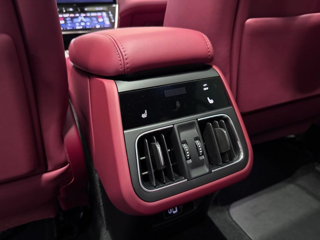 Used 2024 Maserati Grecale Trofeo AWD/4WD image 46