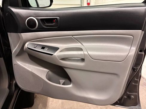 Used 2014 Toyota Tacoma 4x4 Double Cab w/ TRD Sport Package image 27