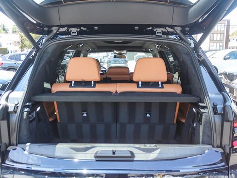 Used 2026 BMW X7 xDrive40i w/ M Sport Package AWD/4WD image 26