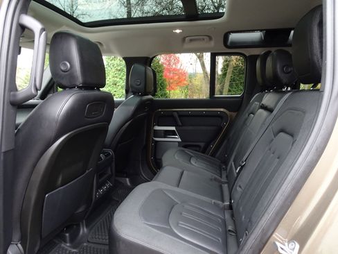 Used 2020 Land Rover Defender 110 First Edition image 20
