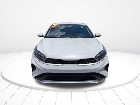 Used 2024 Kia Forte LXS FWD image 9
