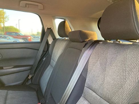 Used 2025 Nissan Rogue SV image 9