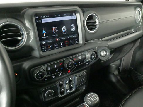 Used 2021 Jeep Wrangler Unlimited Sahara image 45