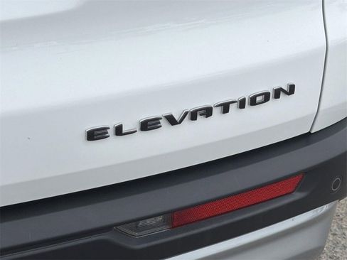 Used 2025 GMC Acadia Elevation image 30