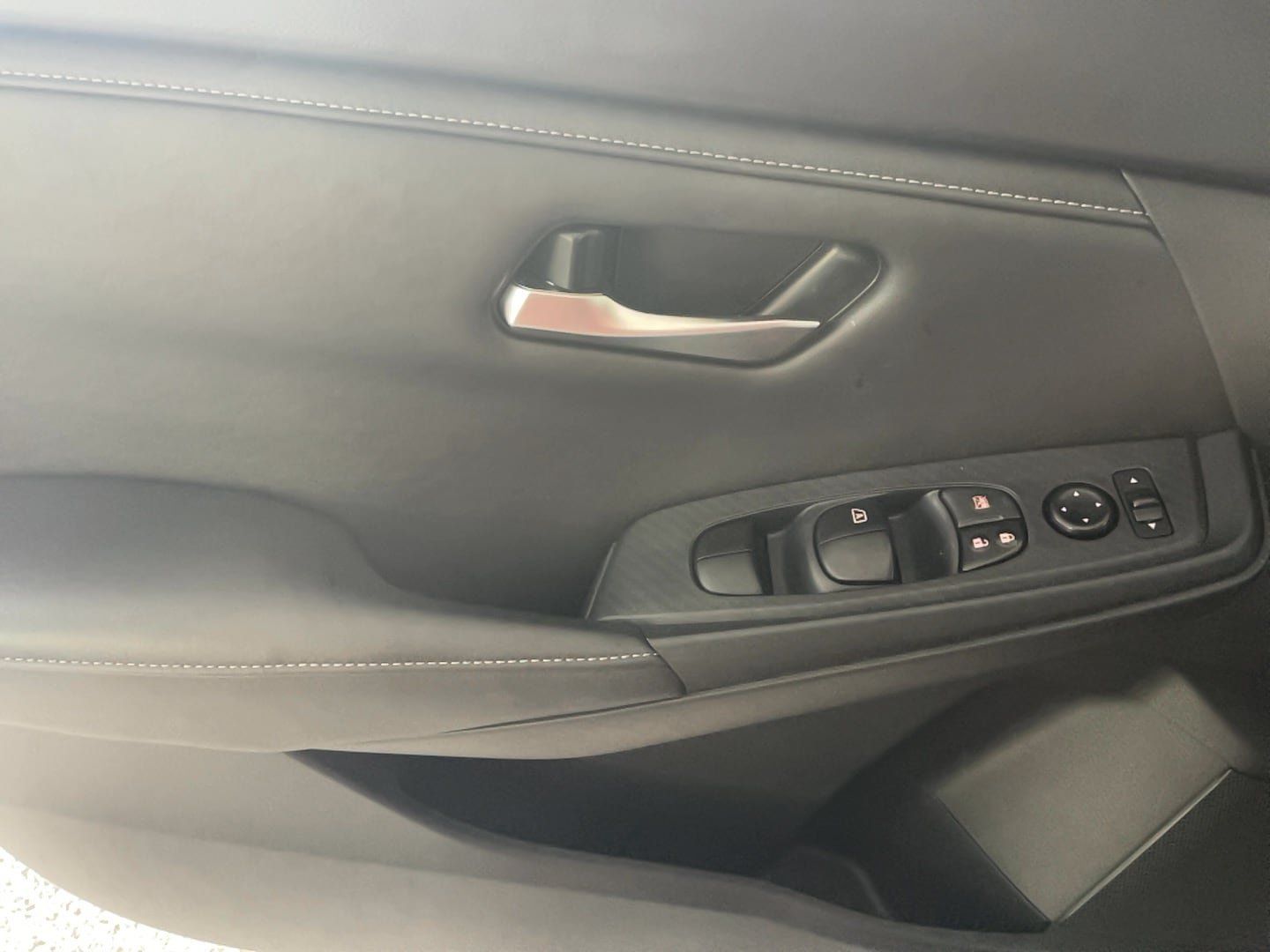 Used 2023 Nissan Sentra SV w/ All-Weather Package FWD image 13