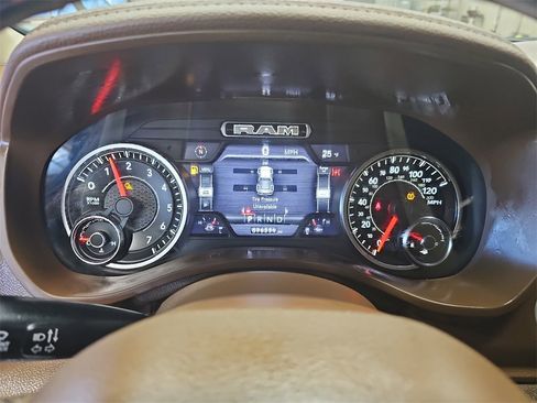 Used 2019 RAM 1500 Laramie image 18