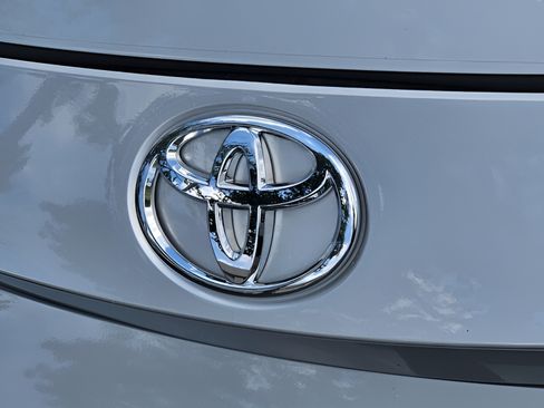 Certified 2025 Toyota Corolla SE FWD image 30