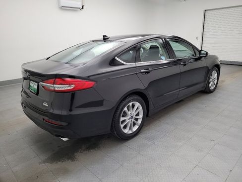 Used 2020 Ford Fusion SE image 10