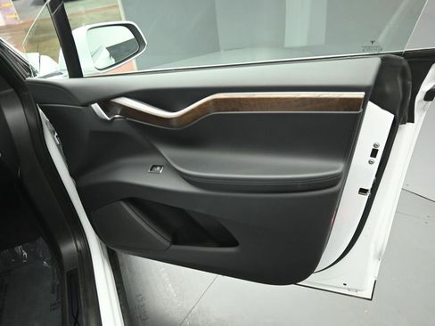 Used 2020 Tesla Model X Long Range image 24