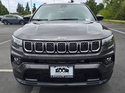 Used 2024 Jeep Compass Limited image 9